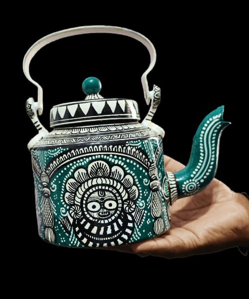 Kettle — Black & White
